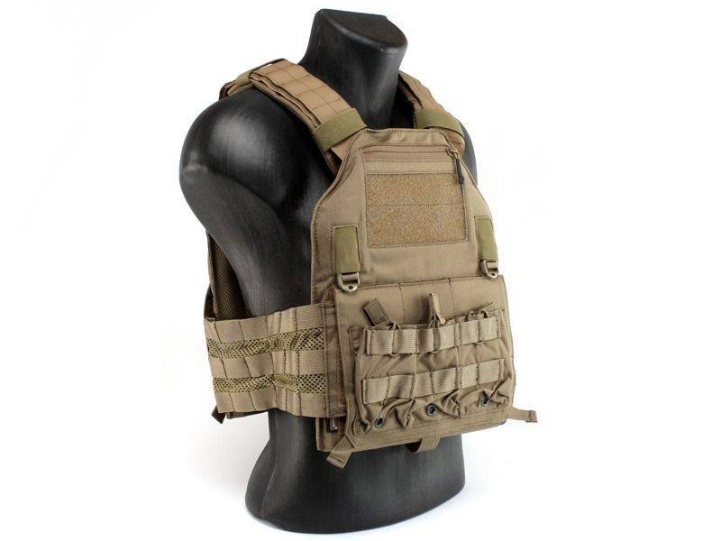 420 PLATE CARRIER TACTICAL VEST WITH 3 POUCHES - COYOTE BROWN