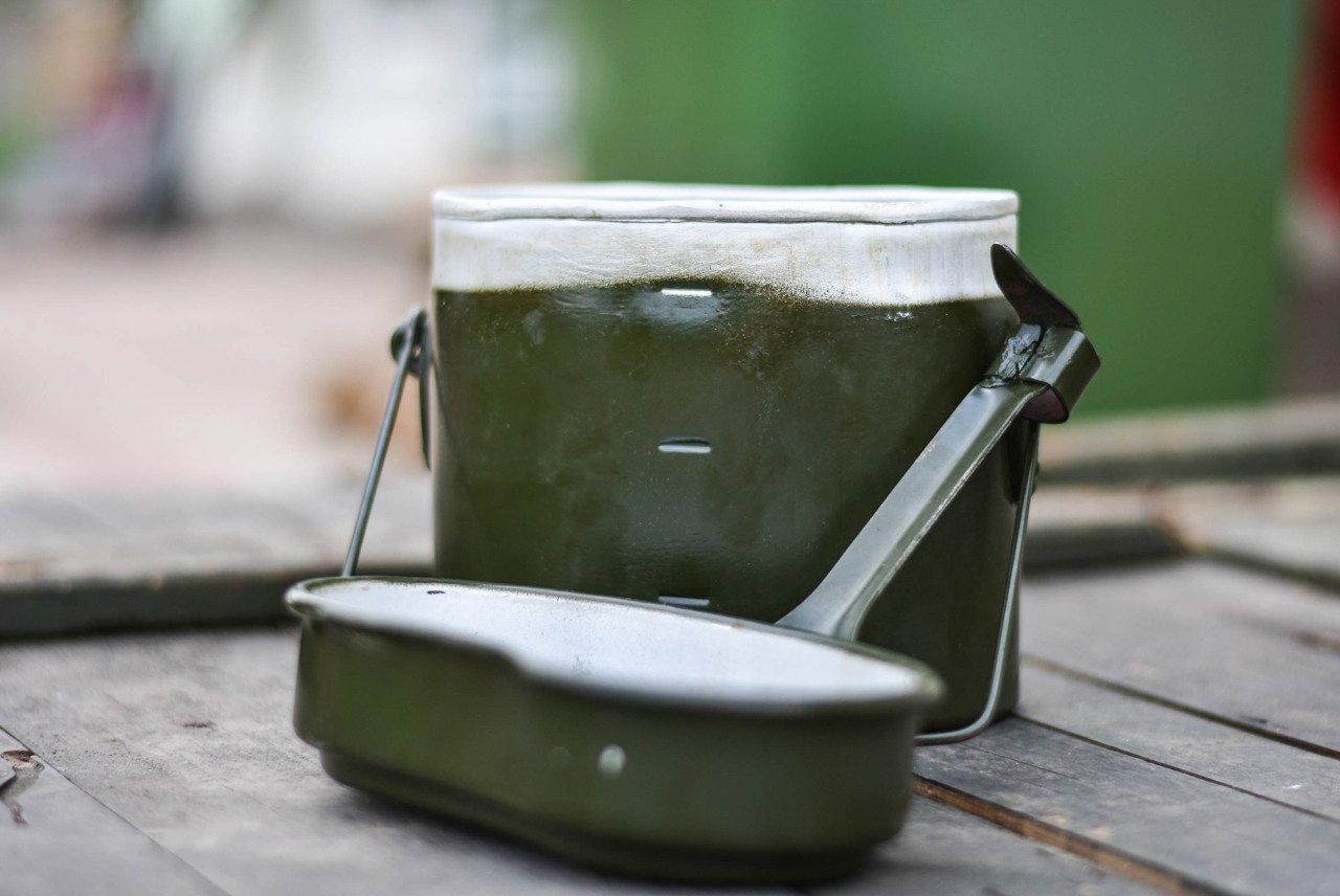 ALUMINIUM CANTEEN GENUINE MILITARY SURPLUS ROMANIAN ARMY Good