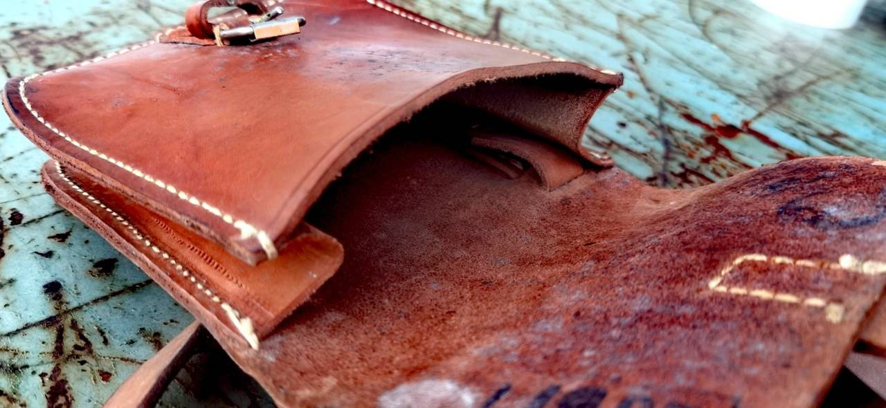 SMALL LEATHER BAG BROWN MILITARY SURPLUS ROMANIAN ARMY USED