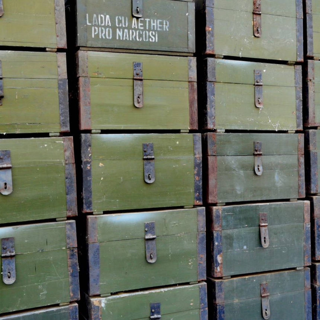 WOODEN MILITARY STORAGE CRATE ROMANIAN ARMY SURPLUS NO.6 60x40x40