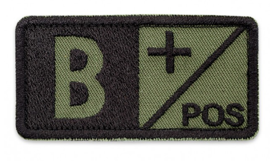 Ecuson grupa sangvină B+ pozitiv brodat pe khaki cu fir negru, cu aplicare tip Velcro (cu scai) - 7,5x3,5 cm
