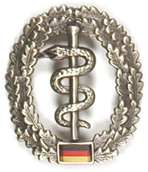 GENUINE GERMAN ARMY METAL BERET BADGE ´SANITÄTER´