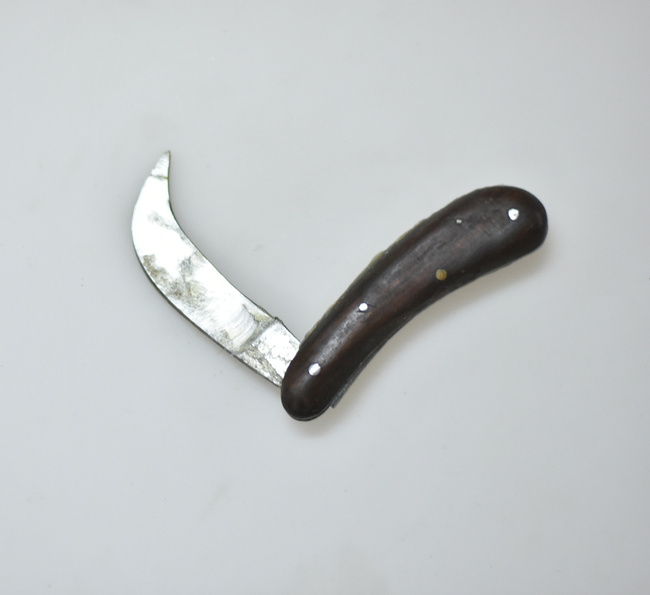 FOLDING PRUNING KNIFE - MILITARY SURPLUS ROMANIAN ARMY