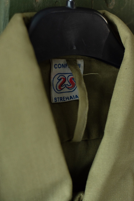 Officers shirt with plain collar - Romanian military surplus - Olive - Like new