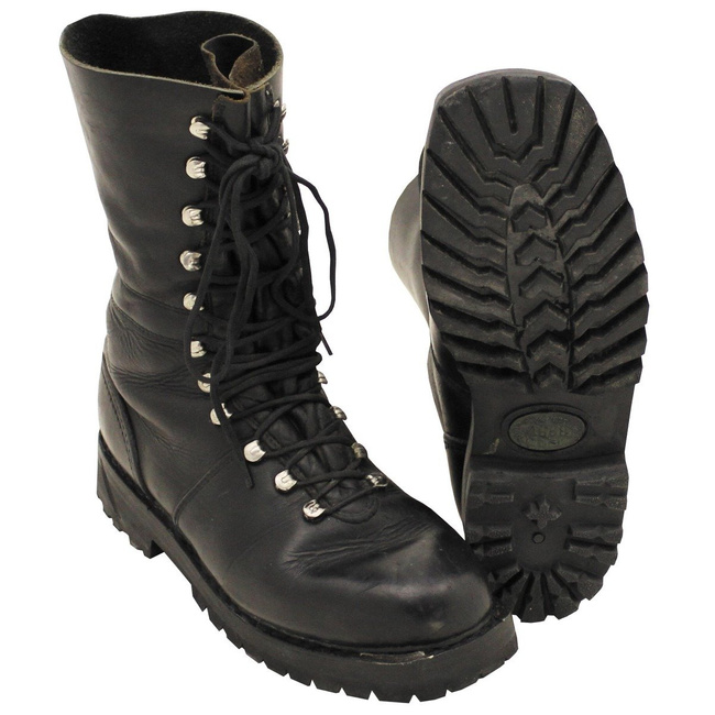 SKI TOURING BOOTS WITH STIFF SOLE, UNLINED - AUSTRIAN ARMY MILITARY SURPLUS - BLACK - USED