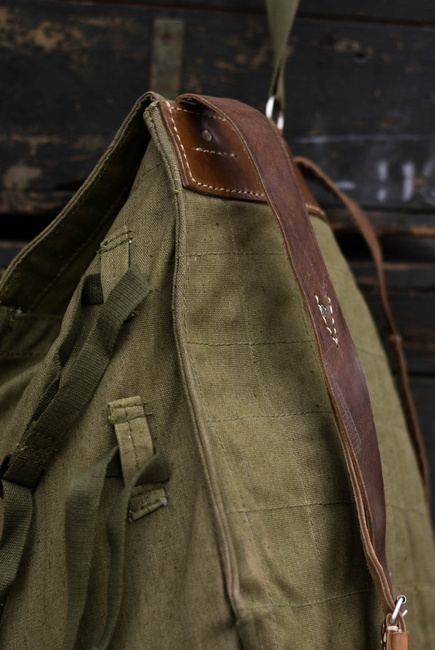 Military Rucksack- Cold War Romanian army (Canvas) - vintage rare - OD Green - Like new