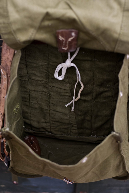 Military Rucksack- Cold War Romanian army (Canvas) - vintage rare - OD Green - Like new