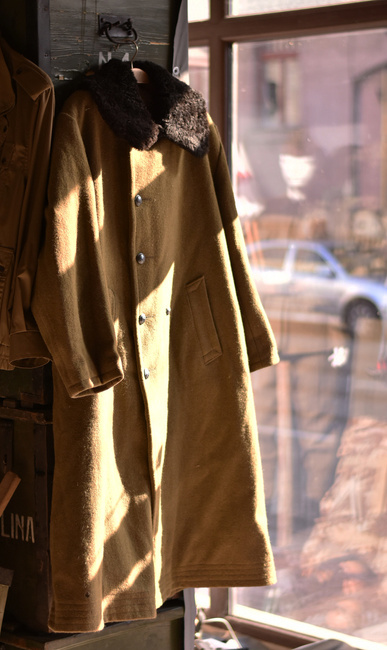WINTER COAT, LONG, MADE OF WOOL, WITH FUR COLLAR, OLIVE GREEN - MILITARY SURPLUS FROM ROMANIAN ARMY - LIKE NEW