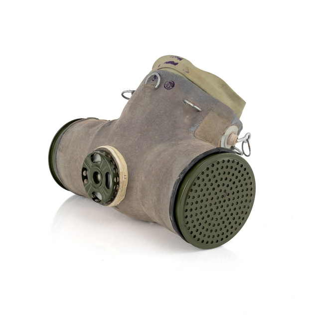 GAS MASK FOR HORSES - MILITARY SURPLUS ROMANIAN ARMY - IN GOOD CONDITION - FOR DECORATION