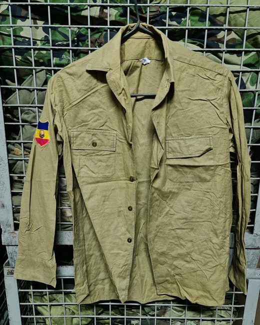 MILITARY SHIRT WITH 2 POCKETS - PATRIOTIC GUARDS - MILITARY SURPLUS ROMANIAN ARMY - OD GREEN