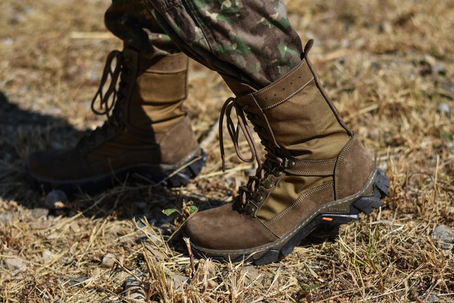 Coyote Bison Boots