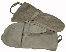 AUSTRIAN ARMY O.D. LINED MITTENS LIKE AS NEW