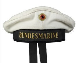 WHITE NAVY HAT WITH INSIGNIA