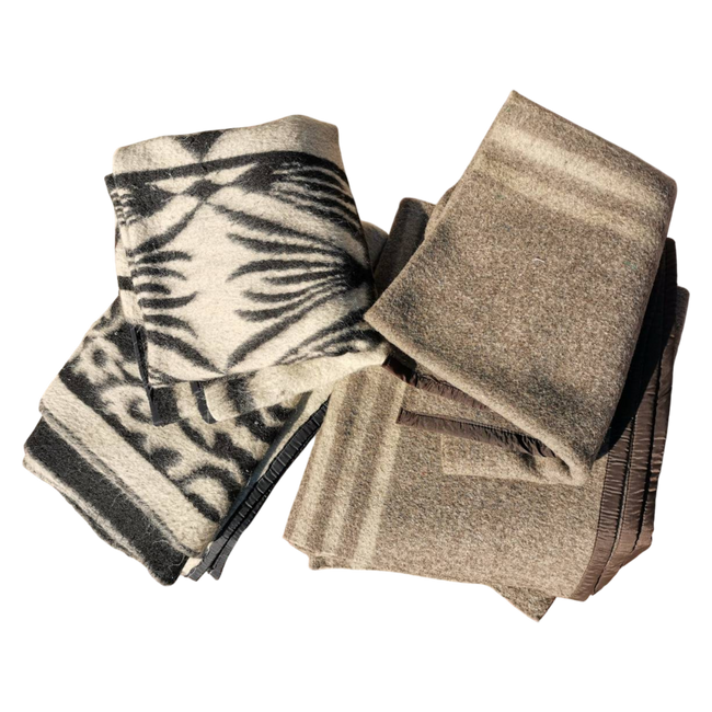 Vintage Wool Blend Blanket - 140 x 200 cm - Romanian Army Military Surplus - Beige - Good Condition