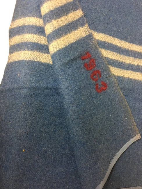 PURE WOOL VINTAGE BLANKET - 140x210 CM - ROMANIAN ARMY MILITARY SURPLUS - DEGRADED