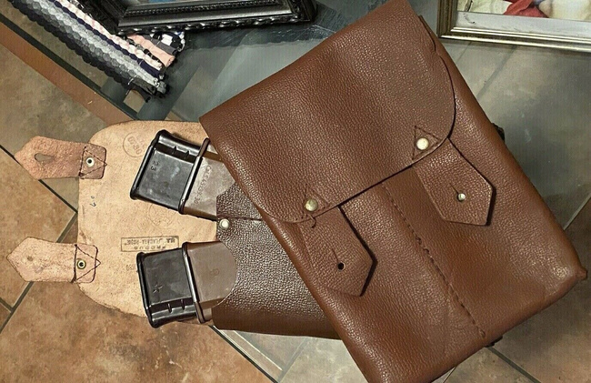 Leather bag for 4 AK-47 magazines - Romanian Army Surplus - Used