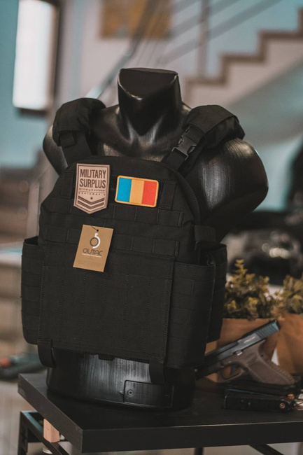 TACTICAL CARRIER VEST - OUTAC - Defcon 5 - BLACK