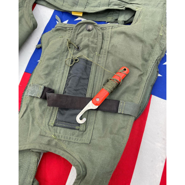 CSU-13B/P ANTI-G SUIT - CUT-OUT MODEL - US AIR FORCE MILITARY SURPLUS - GREEN OD - IN GOOD CONDITION/DECO