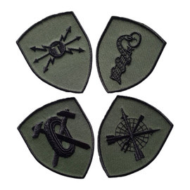 EMBLEMA SEMN DE ARMA MANECA SCUT - TOPOGEODEZIE - BRODATA PE SUPORT KAKI CU FIR NEGRU