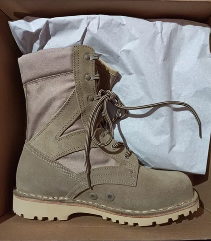 ROMANIAN MILITARY BOOTS - DESERT- LIKE NEW