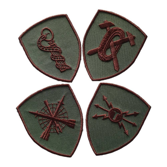 EMBLEMA SEMN DE ARMA MANECA SCUT - MUZICI MILITARE - BRODATA PE SUPORT KAKI CU FIR MARO
