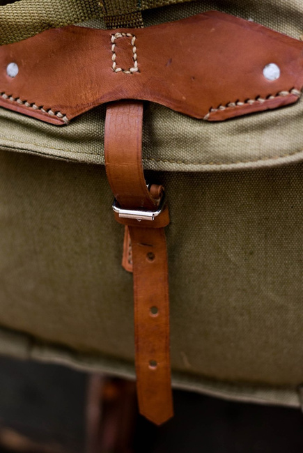 Military Rucksack- Cold War Romanian army (Canvas) - vintage rare - OD Green - Like new