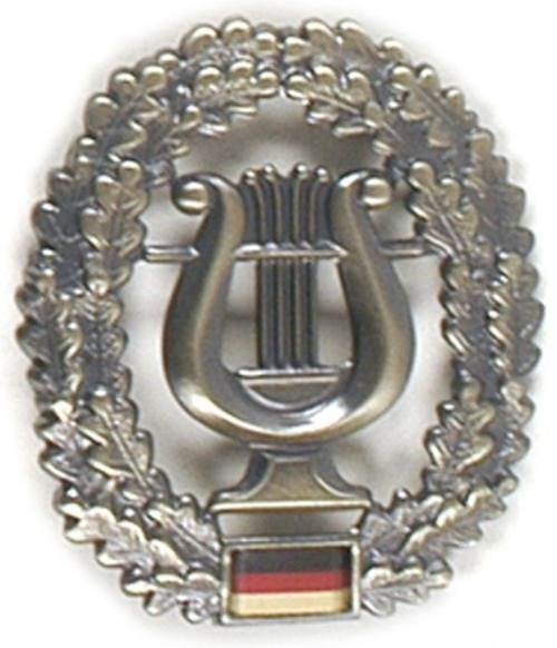 GENUINE GERMAN ARMY METAL BERET BADGE ´MUSIKKORPS´