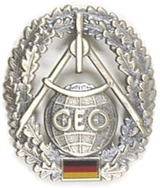 GENUINE GERMAN ARMY METAL BERET BADGE ´TOPOGRAPHIE´