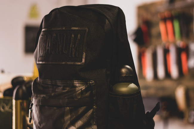 MAGNUM CORPS BACKPACK - BLACK/GOLD CAMO
