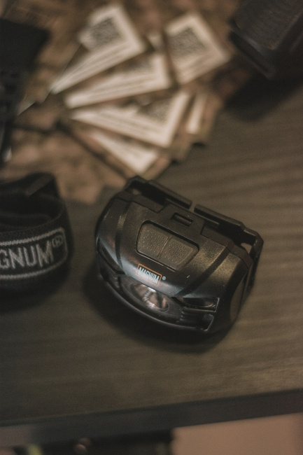 MAGNUM TROOPER HEADLIGHT - GRI INCHIS/ NEAGRA