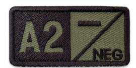 Ecuson grupa sangvină A2- negativ brodat pe khaki cu fir negru, cu aplicare tip Velcro (cu scai) - 7,5x3,5 cm
